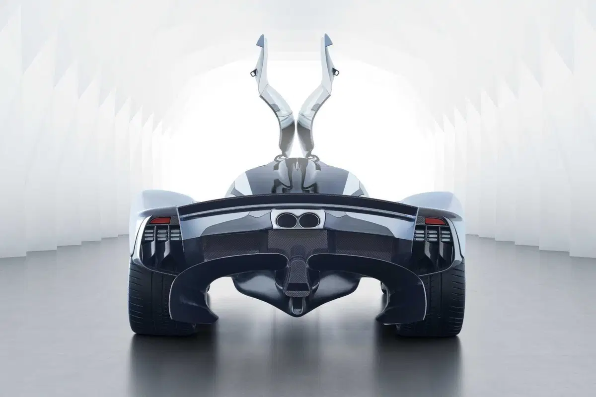 Aston Martin Valkyrie (4)