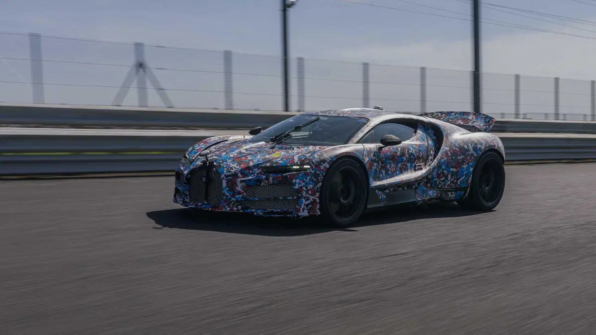 Bugatti Tourbillon, il segreto da 1.800 CV è grande quanto una mano: viaggio dentro lo sviluppo degli pneumatici Michelin