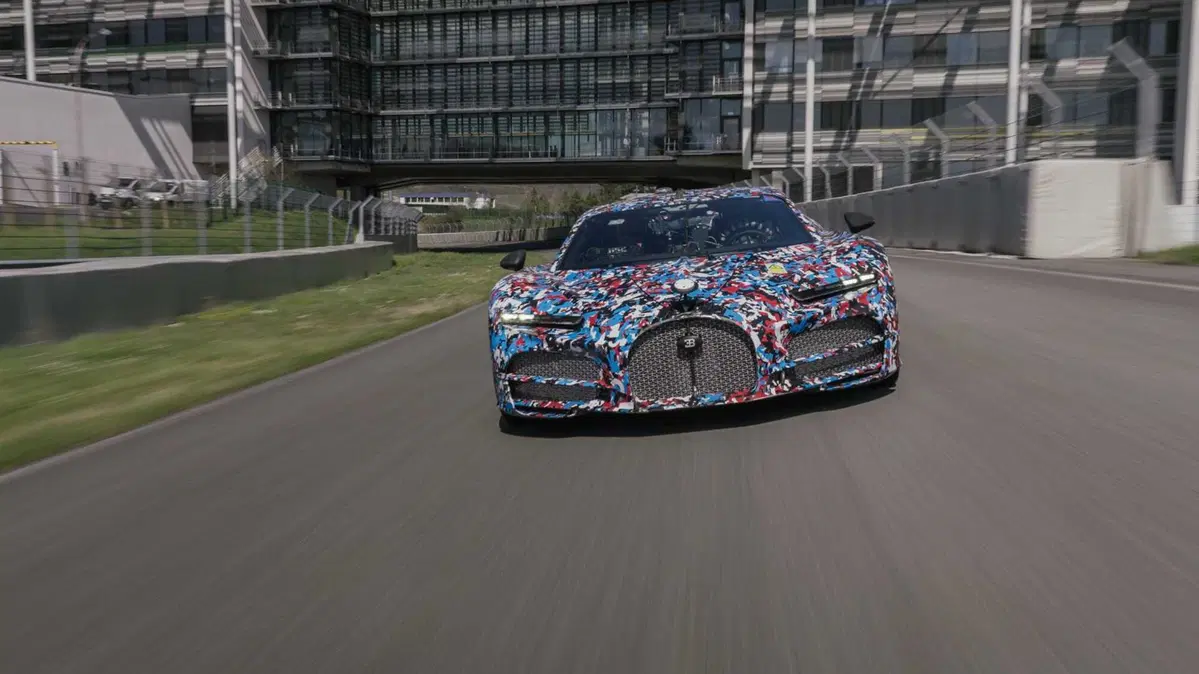 Bugatti Tourbillon, il segreto da 1.800 CV è grande quanto una mano: viaggio dentro lo sviluppo degli pneumatici Michelin (7)