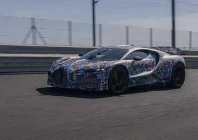 Bugatti Tourbillon, il segreto da 1.800 CV è grande quanto una mano: viaggio dentro lo sviluppo degli pneumatici Michelin