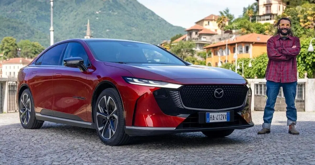 Mazda 6e, la prova: l&rsquo;elettrica pi&ugrave; bella del mercato? Prezzi, autonomia e consumi reali