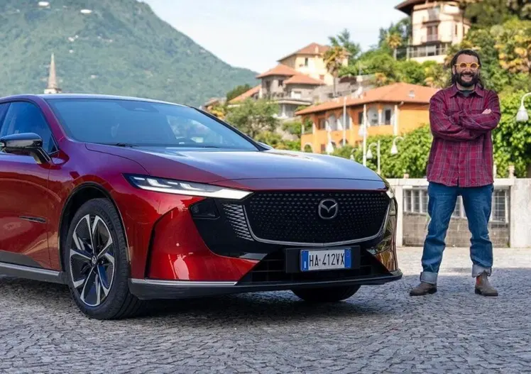 Mazda 6e, la prova: l’elettrica più bella del mercato? Prezzi, autonomia e consumi reali