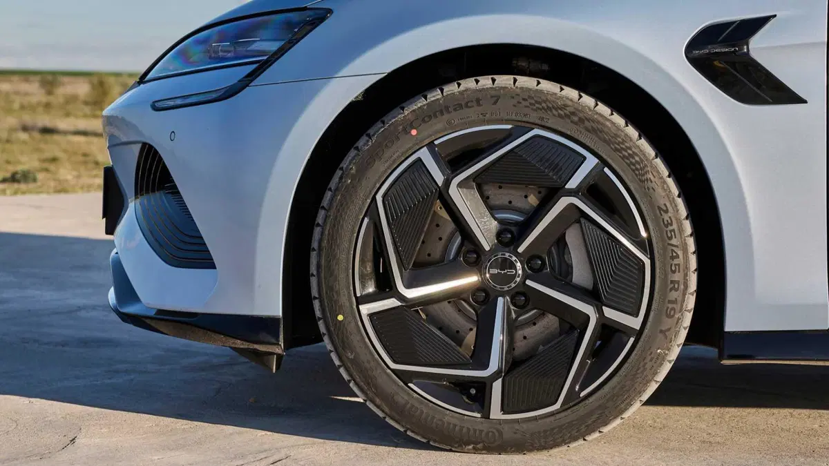 Byd Seal 6 DM-i (2025-->>) (13)