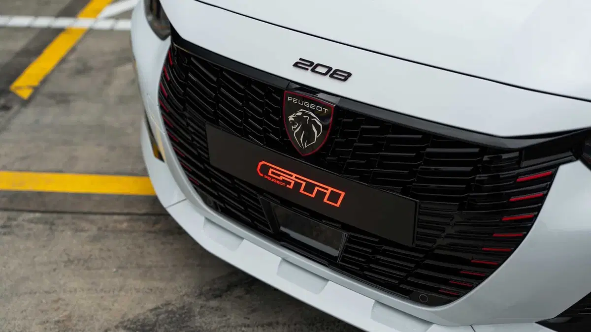 Peugeot 208 GTi (7)