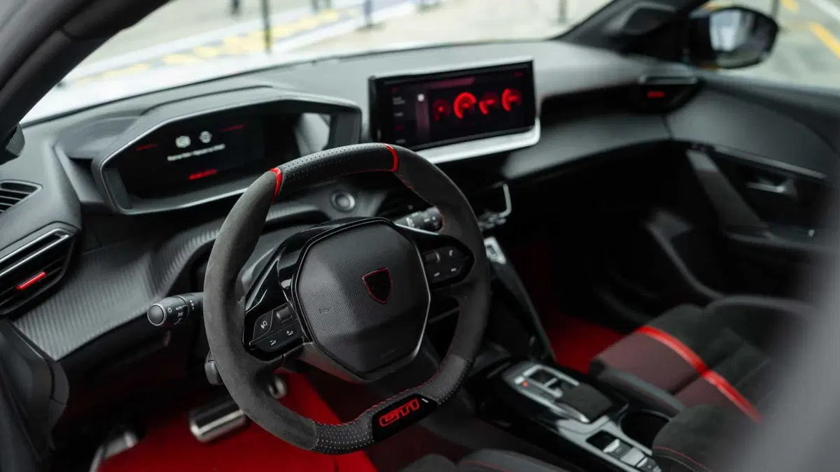 Peugeot 208 GTi (6)