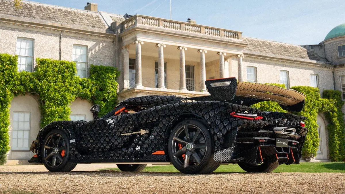 La LEGO più veloce di sempre: la Koenigsegg Sadair's Spear tocca 111 km/h (15)