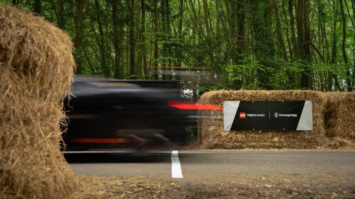 La LEGO più veloce di sempre: la Koenigsegg Sadair's Spear tocca 111 km/h (21)