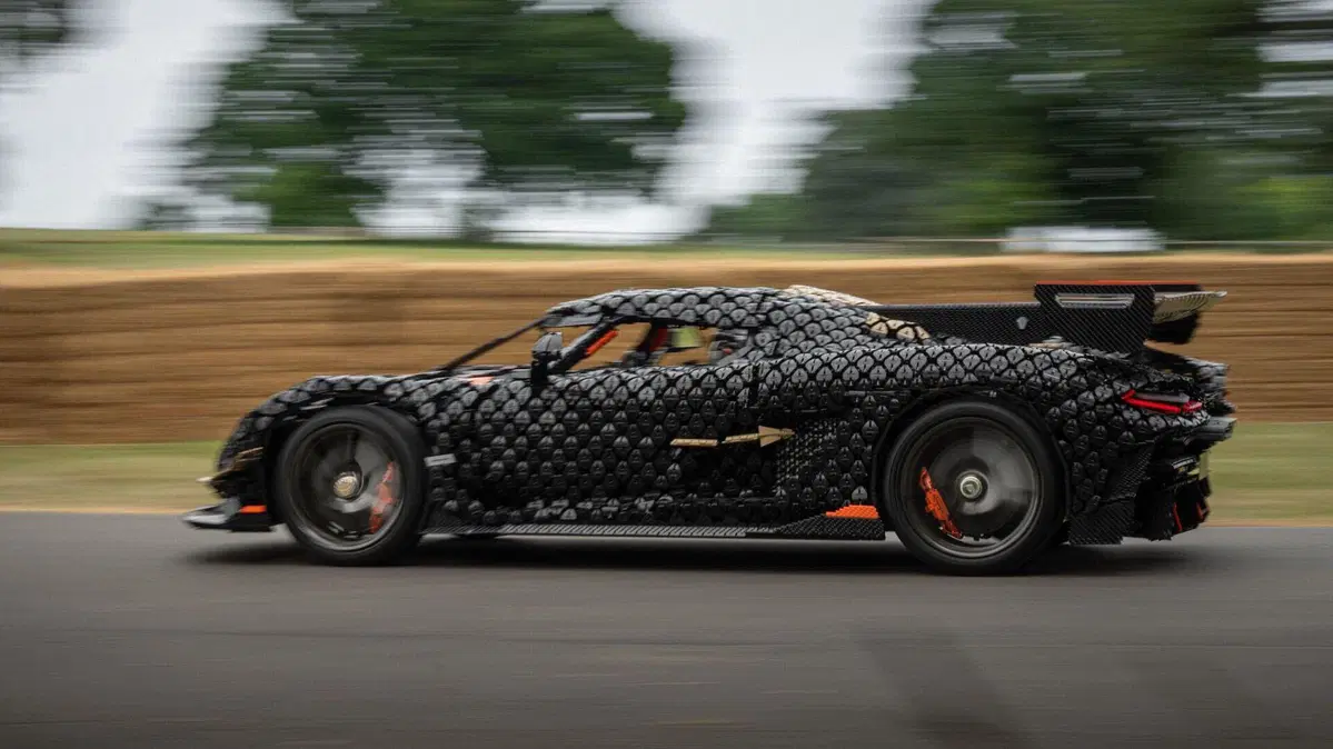 La LEGO più veloce di sempre: la Koenigsegg Sadair's Spear tocca 111 km/h (23)