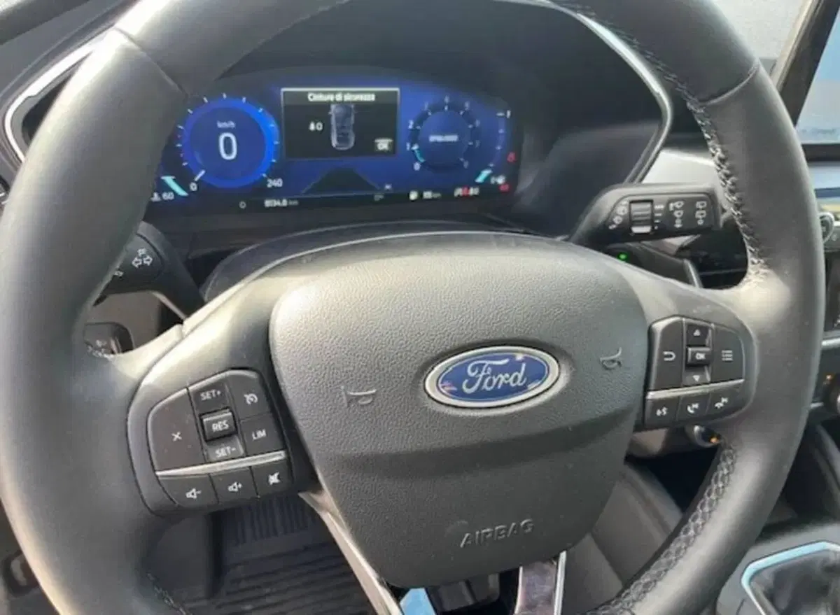 Ford Kuga usata a Milano (8)