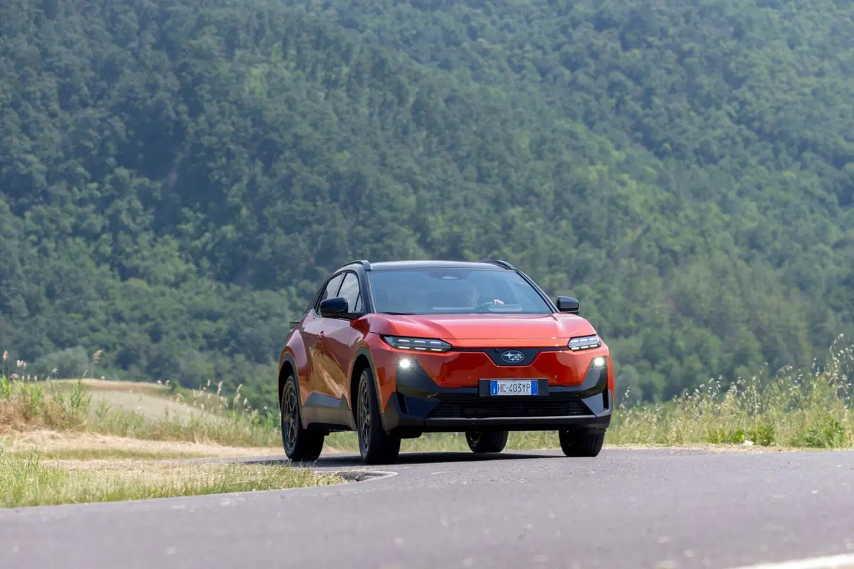 Subaru Uncharted: il SUV che cerca la sua strada tra DNA di marca e compromessi elettrici (7)