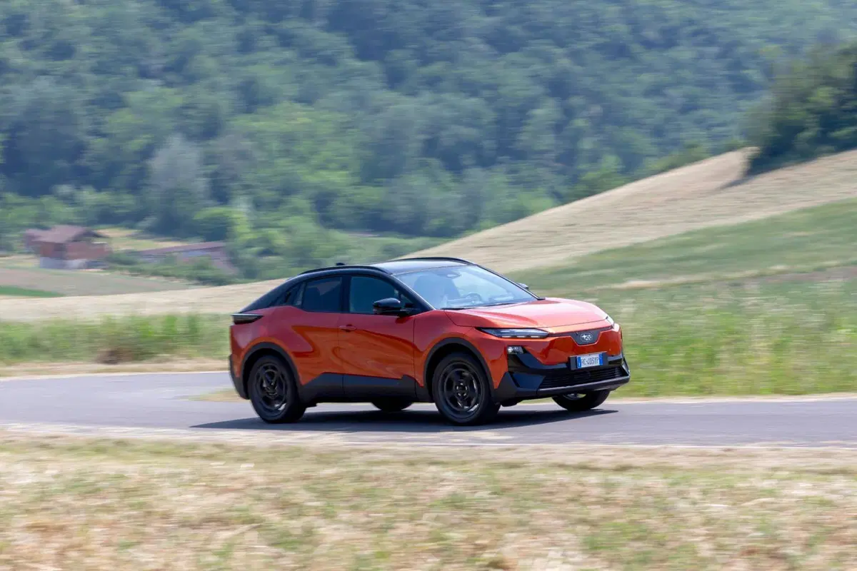 Subaru Uncharted: il SUV che cerca la sua strada tra DNA di marca e compromessi elettrici (9)