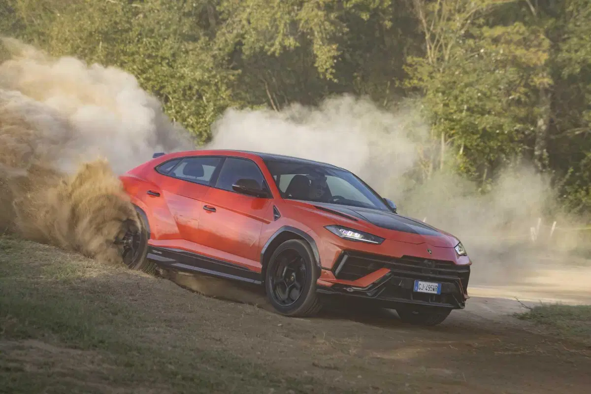 Lamborghini e i Super SUV: mezzo secolo dalla Cheetah fino alla Urus SE più potente di sempre (24)