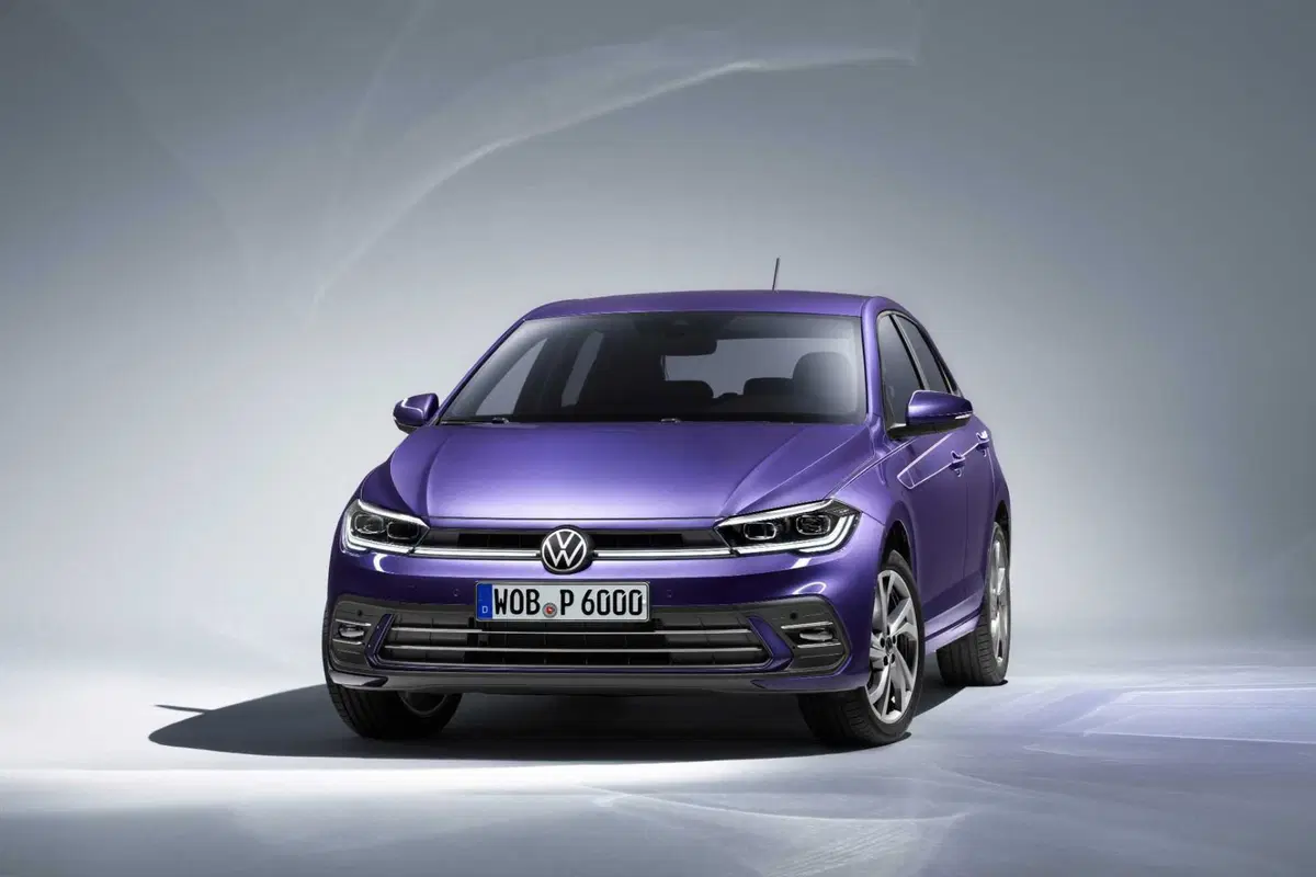 Volkswagen Polo Young, la compatta di Wolfsburg scende sotto i 19.000 euro: ecco cosa cambia davvero (2)