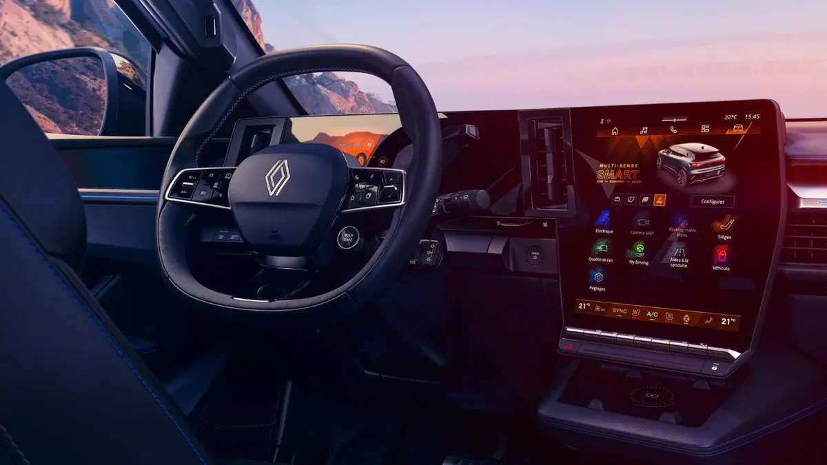 Renault Megane E-Tech Electric si rifà il trucco: nuova batteria, più autonomia e Gemini a bordo (8)