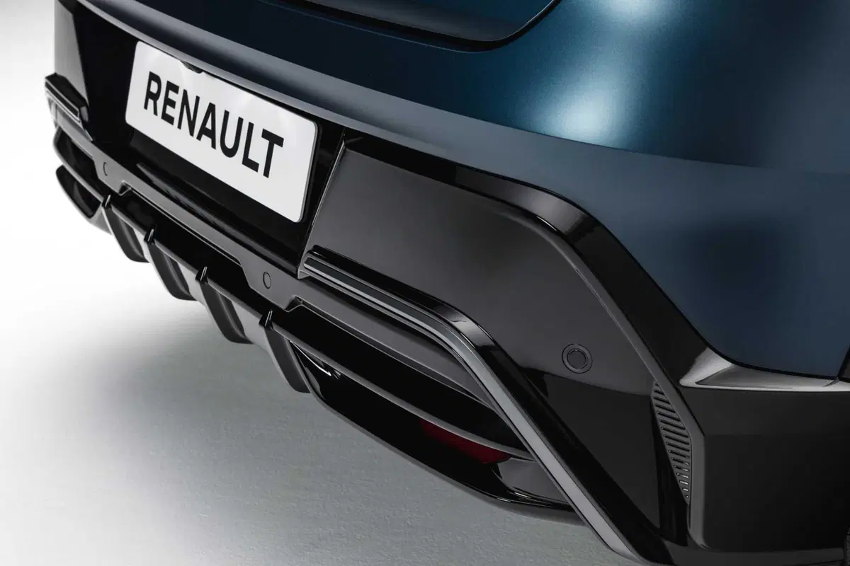 Renault Megane E-Tech Electric si rifà il trucco: nuova batteria, più autonomia e Gemini a bordo (22)