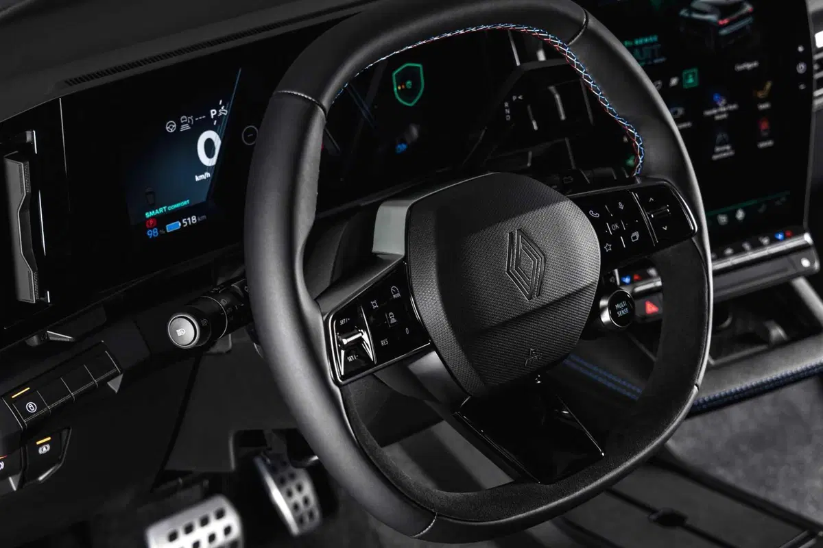 Renault Megane E-Tech Electric si rifà il trucco: nuova batteria, più autonomia e Gemini a bordo (29)