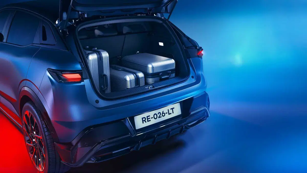 Renault Megane E-Tech Electric si rifà il trucco: nuova batteria, più autonomia e Gemini a bordo (41)
