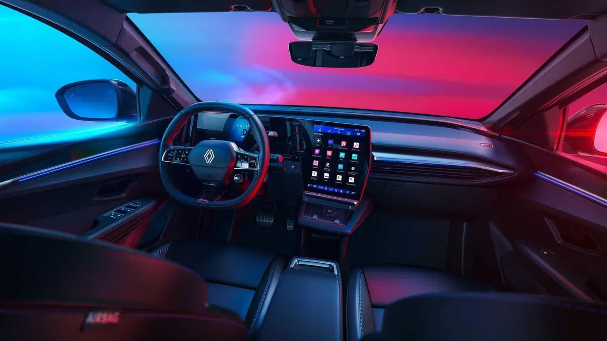 Renault Megane E-Tech Electric si rifà il trucco: nuova batteria, più autonomia e Gemini a bordo (44)