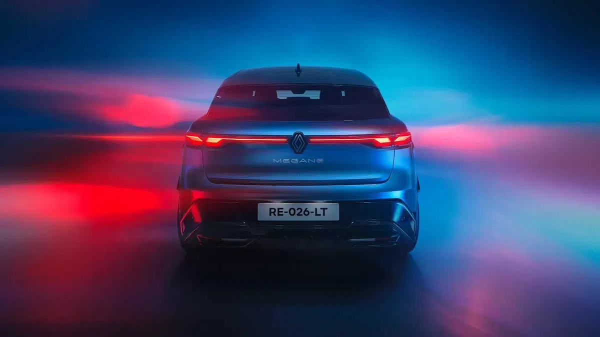 Renault Megane E-Tech Electric si rifà il trucco: nuova batteria, più autonomia e Gemini a bordo (45)
