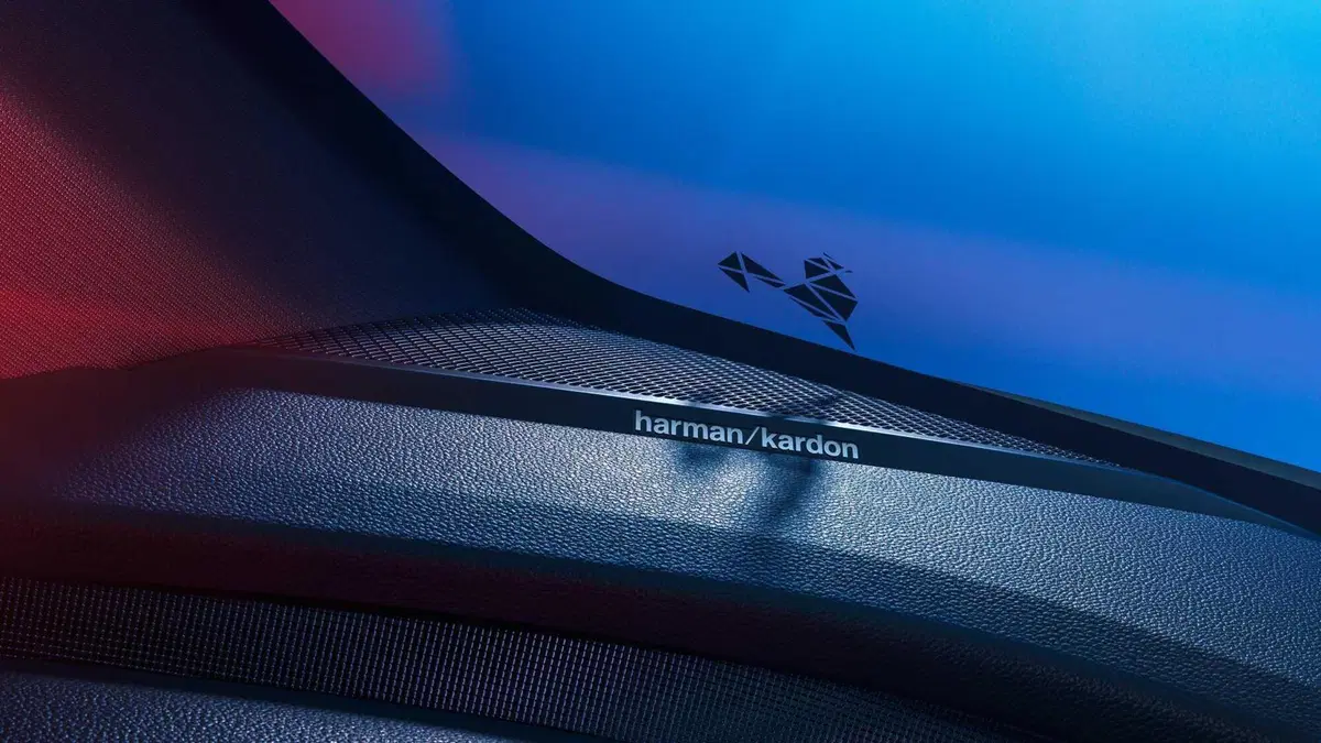 Renault Megane E-Tech Electric si rifà il trucco: nuova batteria, più autonomia e Gemini a bordo (46)