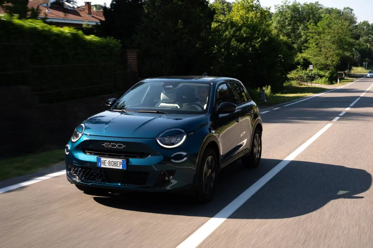 Fiat 600 Turbo 100: manuale e senza elettrificazione, c'è tuttavia un ma...[VIDEO] (5)