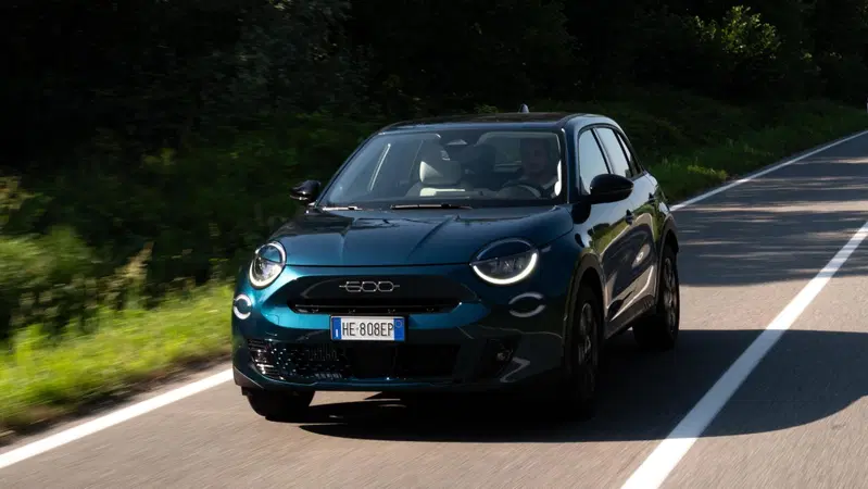 Fiat 600 Turbo 100: manuale e senza elettrificazione, c'&egrave; tuttavia un ma...[VIDEO]