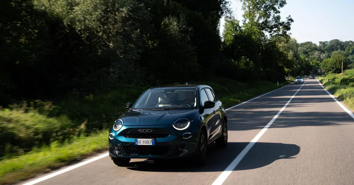 Fiat 600 Turbo 100: manuale e senza elettrificazione, c'&egrave; tuttavia un ma...[VIDEO]