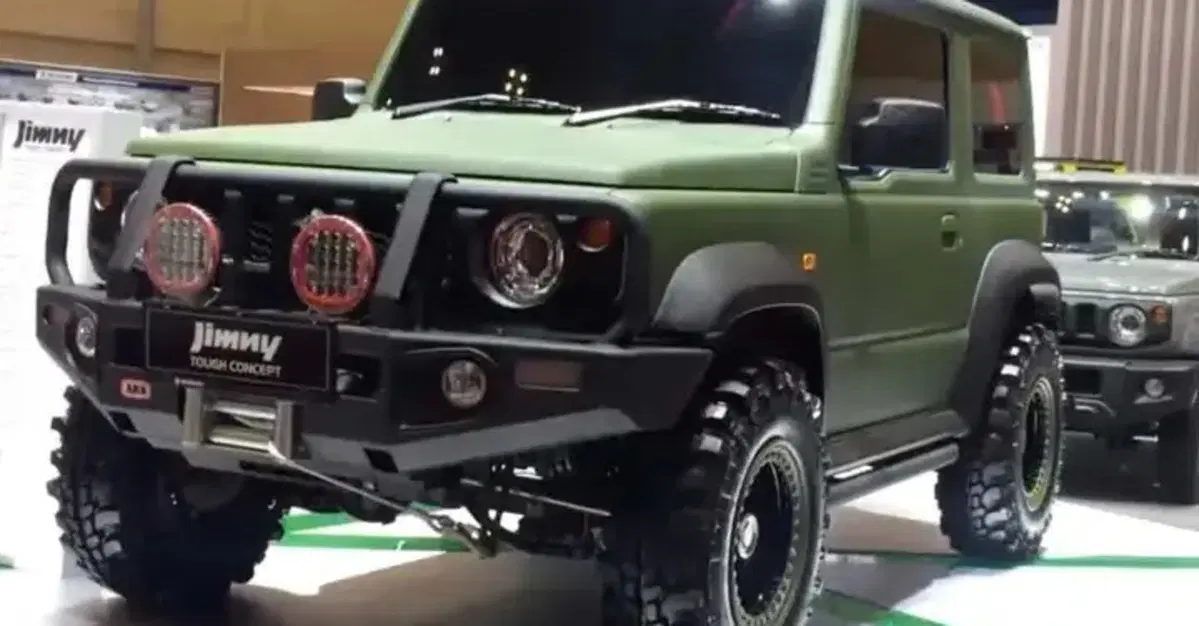 Suzuki Jimny Tough Concept: il mini 4x4 diventa un "monster truck" inarrestabile