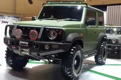 Suzuki Jimny Tough Concept: il mini 4x4 diventa un "monster truck" inarrestabile