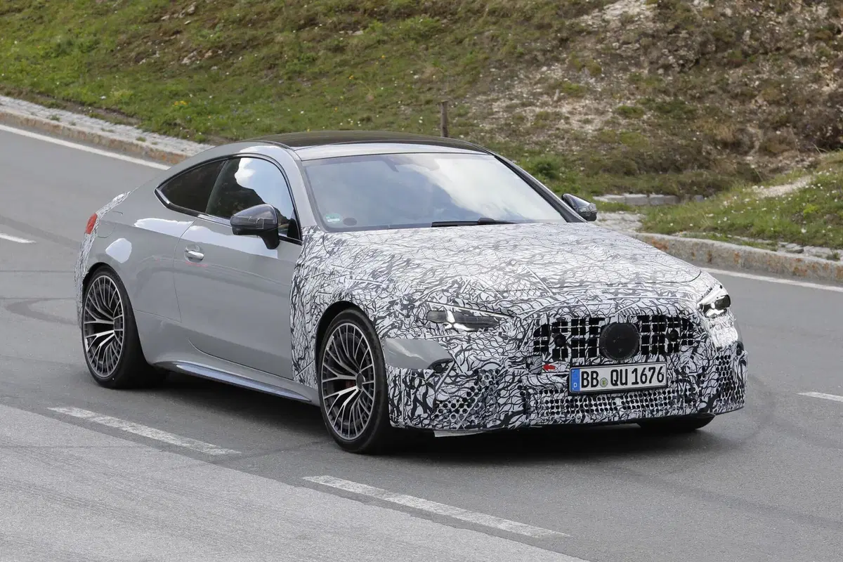 Mercedes-AMG CLE 63, il V8 è pronto a tornare (6)