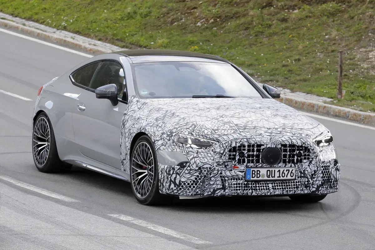 Mercedes-AMG CLE 63, il V8 è pronto a tornare (7)