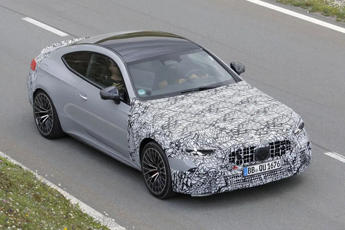 Mercedes-AMG CLE 63, il V8 è pronto a tornare (13)