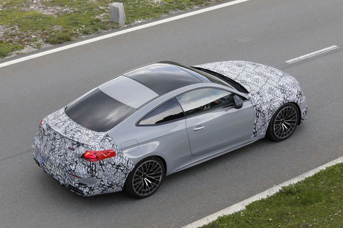 Mercedes-AMG CLE 63, il V8 è pronto a tornare (15)