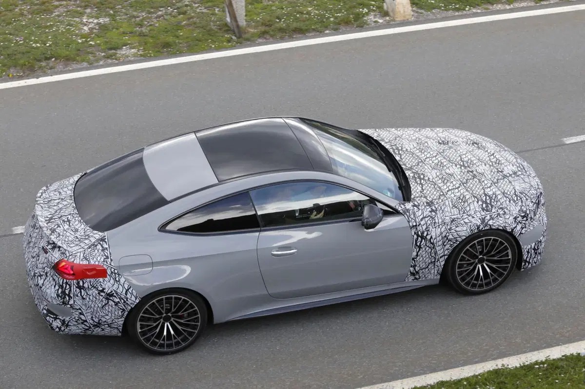 Mercedes-AMG CLE 63, il V8 è pronto a tornare (17)