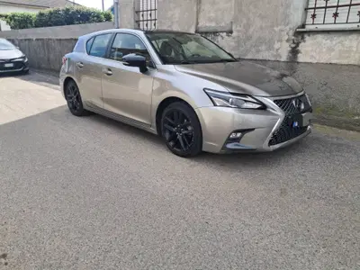 Lexus CT Hybrid F Sport del 2018 usata a Novara