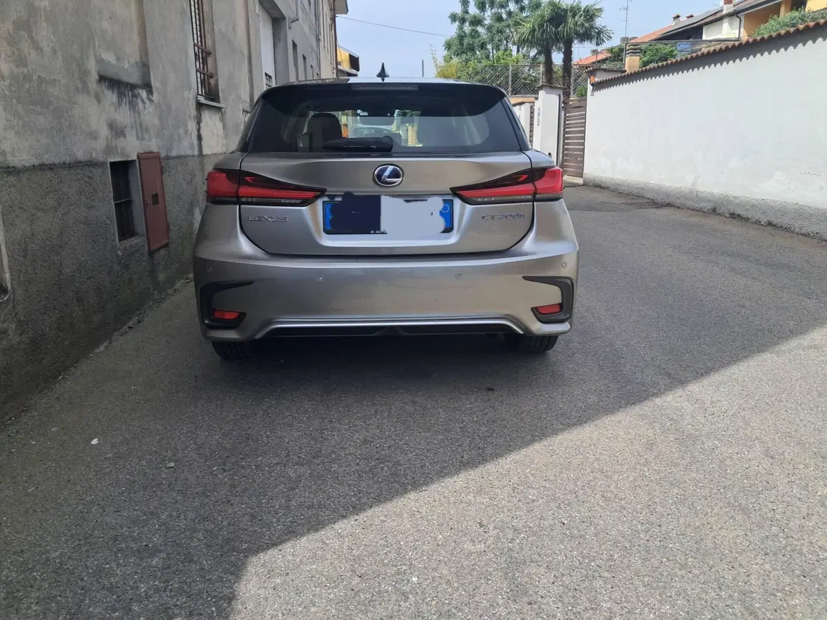 Lexus CT usata a Novara (3)