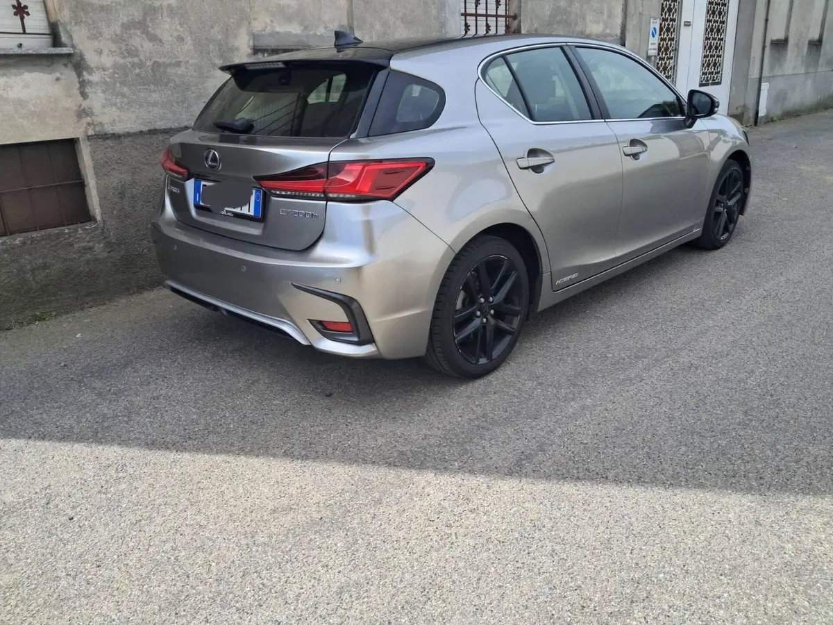 Lexus CT usata a Novara (4)