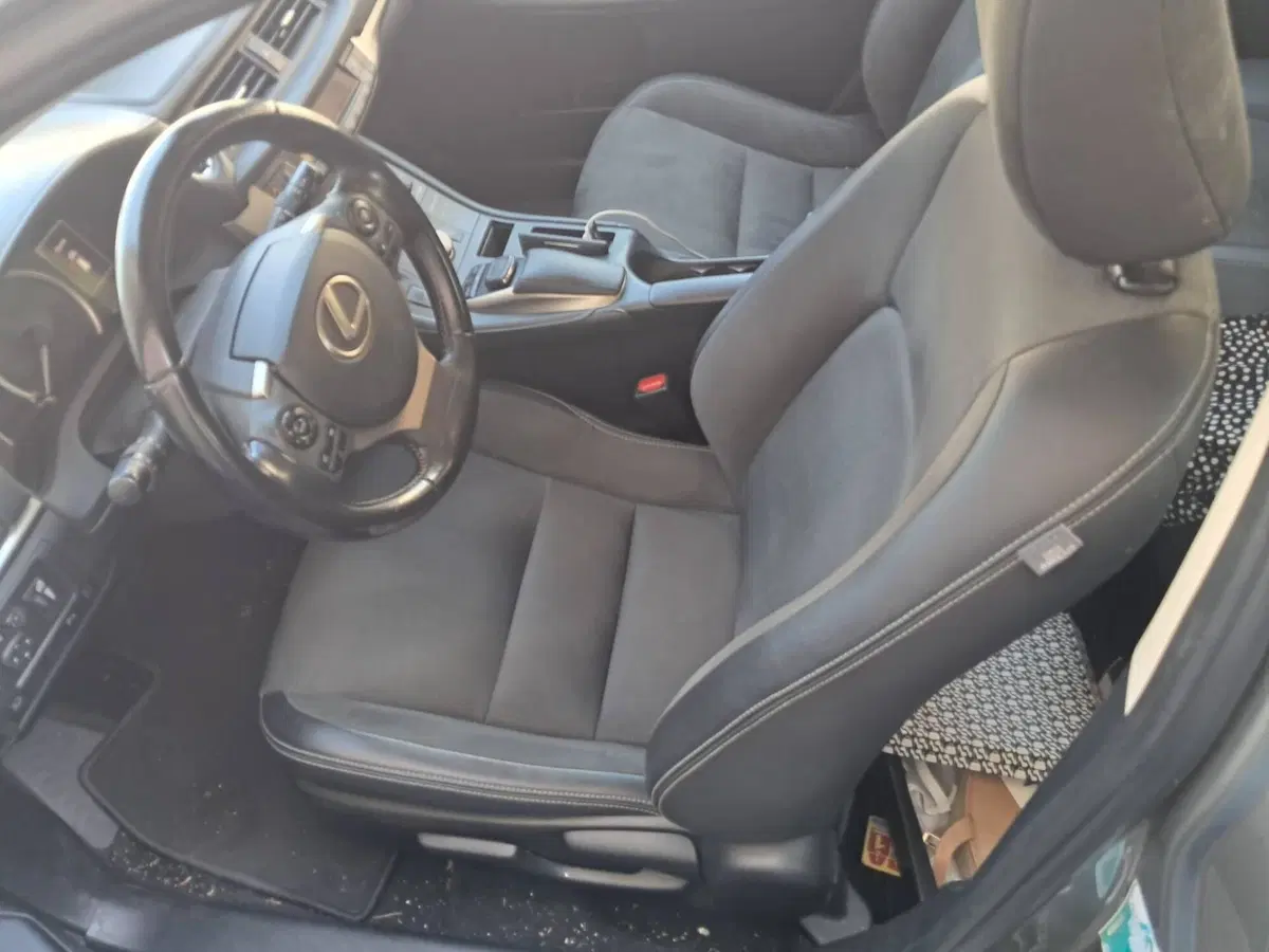 Lexus CT usata a Novara (10)