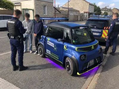 Microcar trasformata in un missile: nei guai un 15enne dopo il controllo della polizia