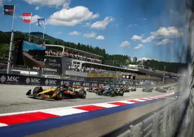 F1, l'Europa nella morsa del caldo e scatta l'allarme in Austria: da Mansell che sviene a Dallas a Ocon che vomita in Qatar