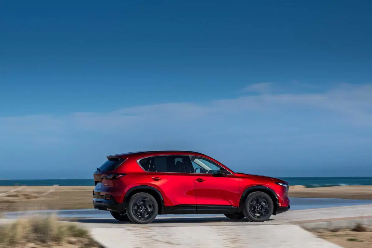 Mazda sfida tutti: il touchscreen è più sicuro dei tasti fisici, parola dell'ingegnere della CX-5 (3)