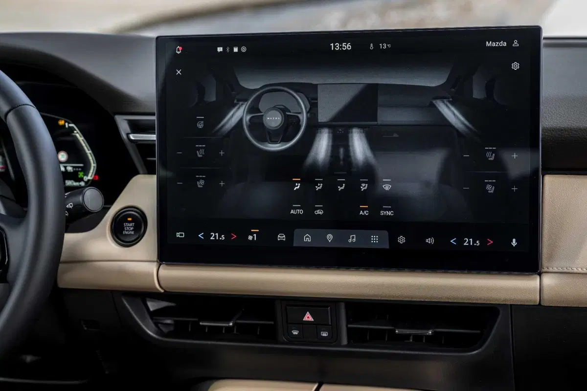 Mazda sfida tutti: il touchscreen è più sicuro dei tasti fisici, parola dell'ingegnere della CX-5 (7)