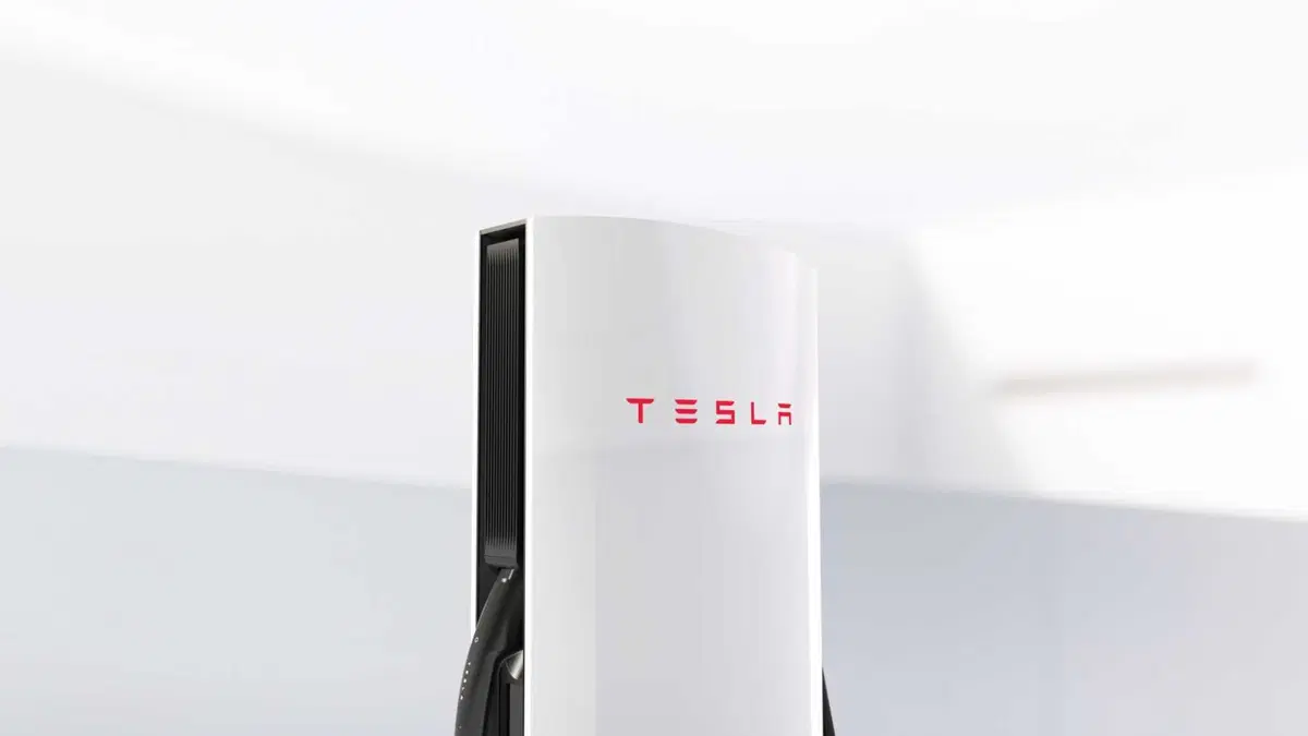 Tesla cambia le regole del gioco: in Europa arriva il primo Supercharger V4 da 500 kW (14)