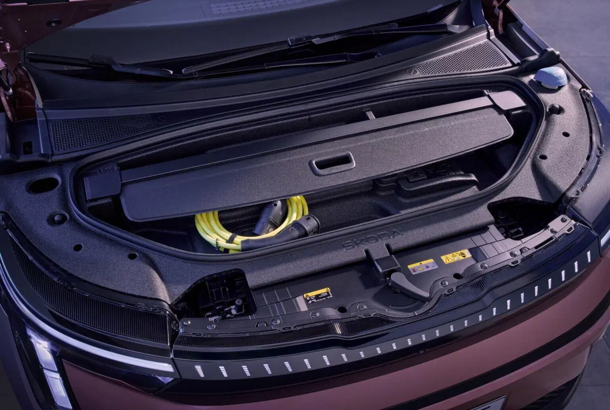Nuova Skoda Peak: il SUV elettrico a 7 posti che riporta in vita le monovolume (9)
