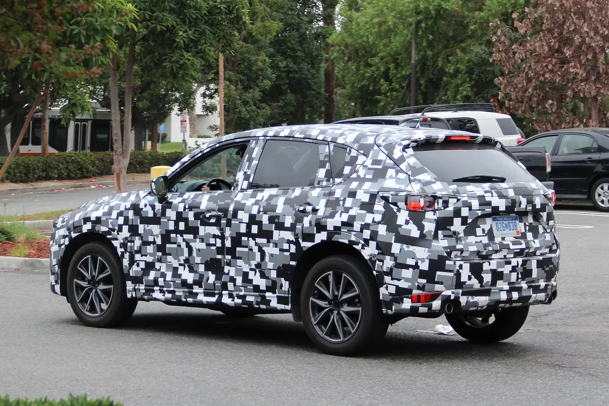 Nuovo Mazda CX-5 2018: ecco come sarà (2)