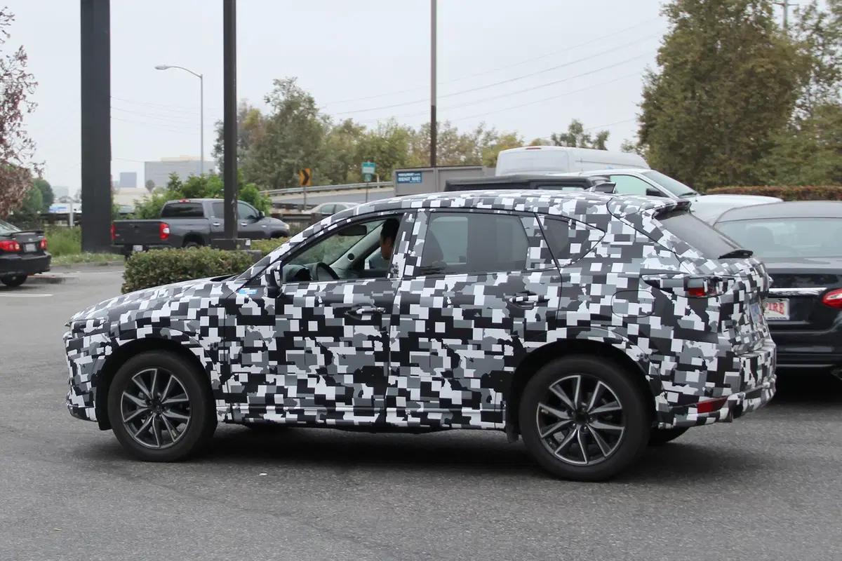 Nuovo Mazda CX-5 2018: ecco come sarà (3)