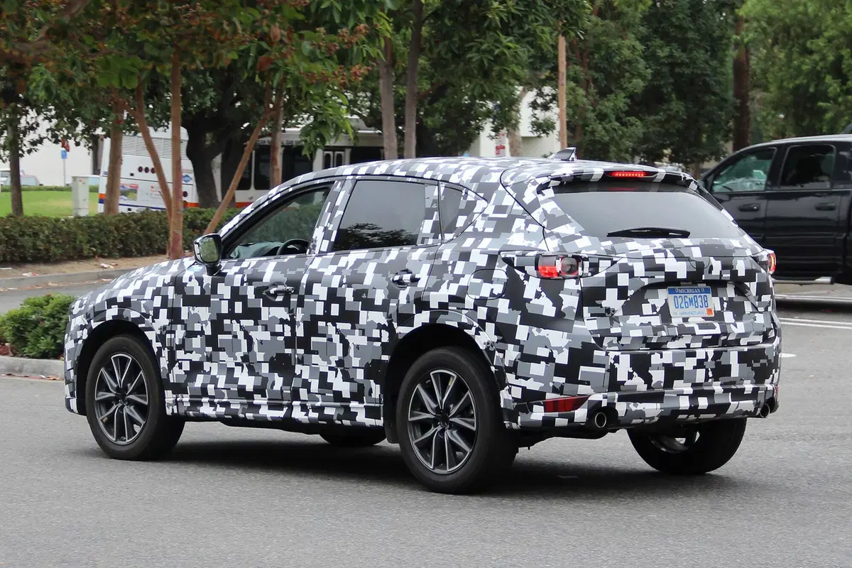 Nuovo Mazda CX-5 2018: ecco come sarà (5)