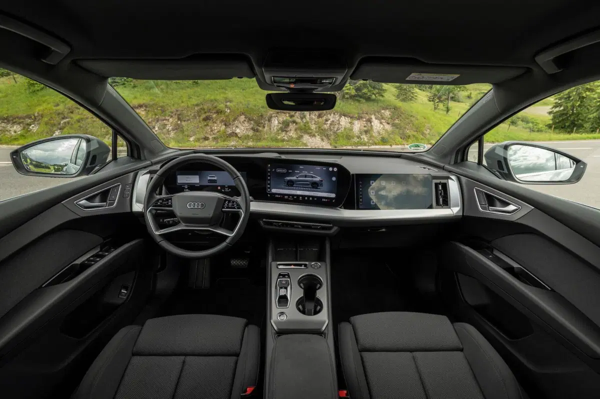 Nuova Audi Q4 e-tron: più muscoli, più digitale, più autonomia | Caratteristiche, prezzi e allestimenti 