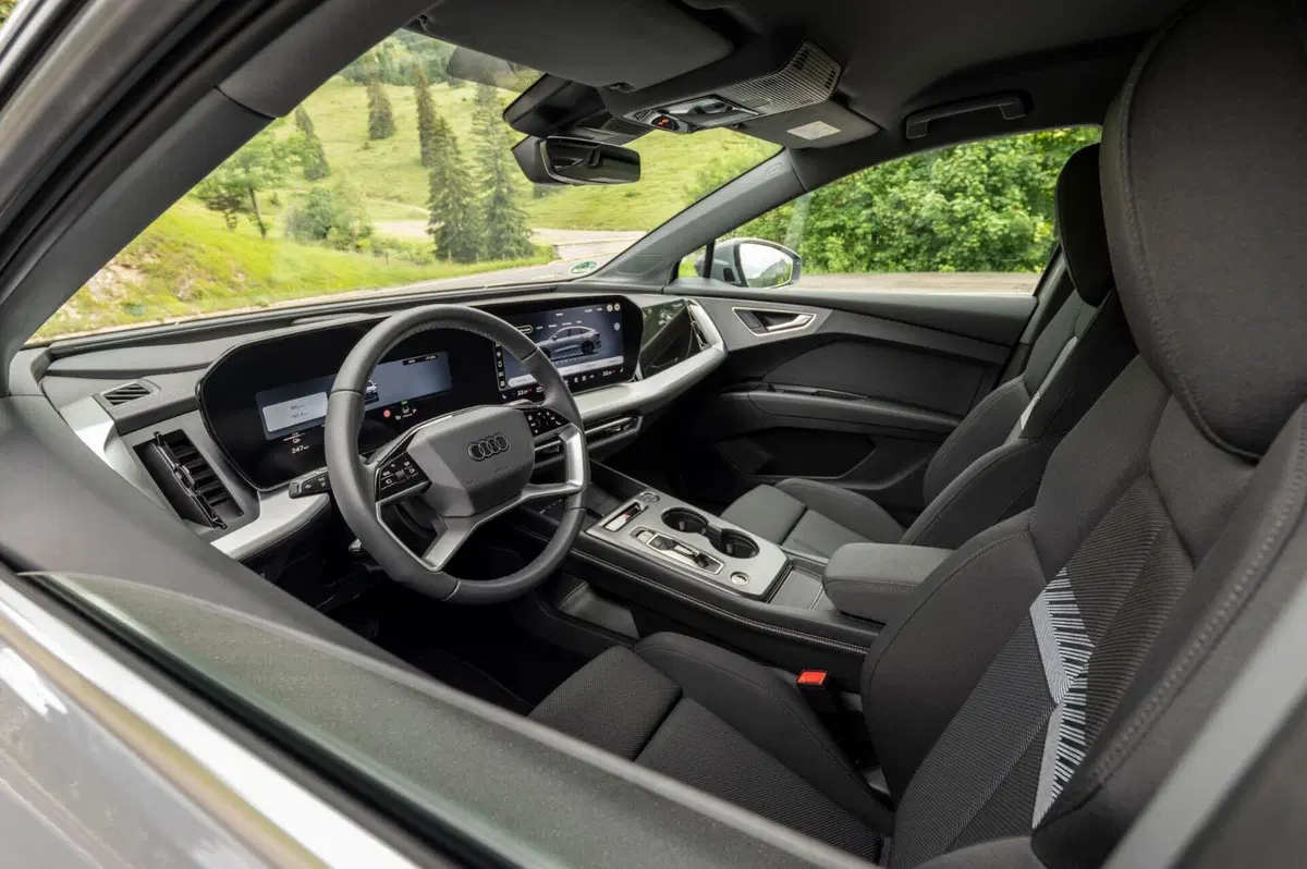 Nuova Audi Q4 e-tron: più muscoli, più digitale, più autonomia | Caratteristiche, prezzi e allestimenti  (4)