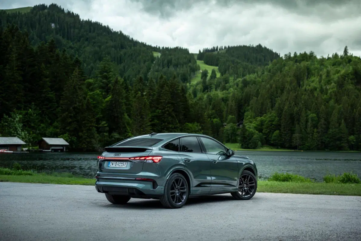 Nuova Audi Q4 e-tron: più muscoli, più digitale, più autonomia | Caratteristiche, prezzi e allestimenti  (9)